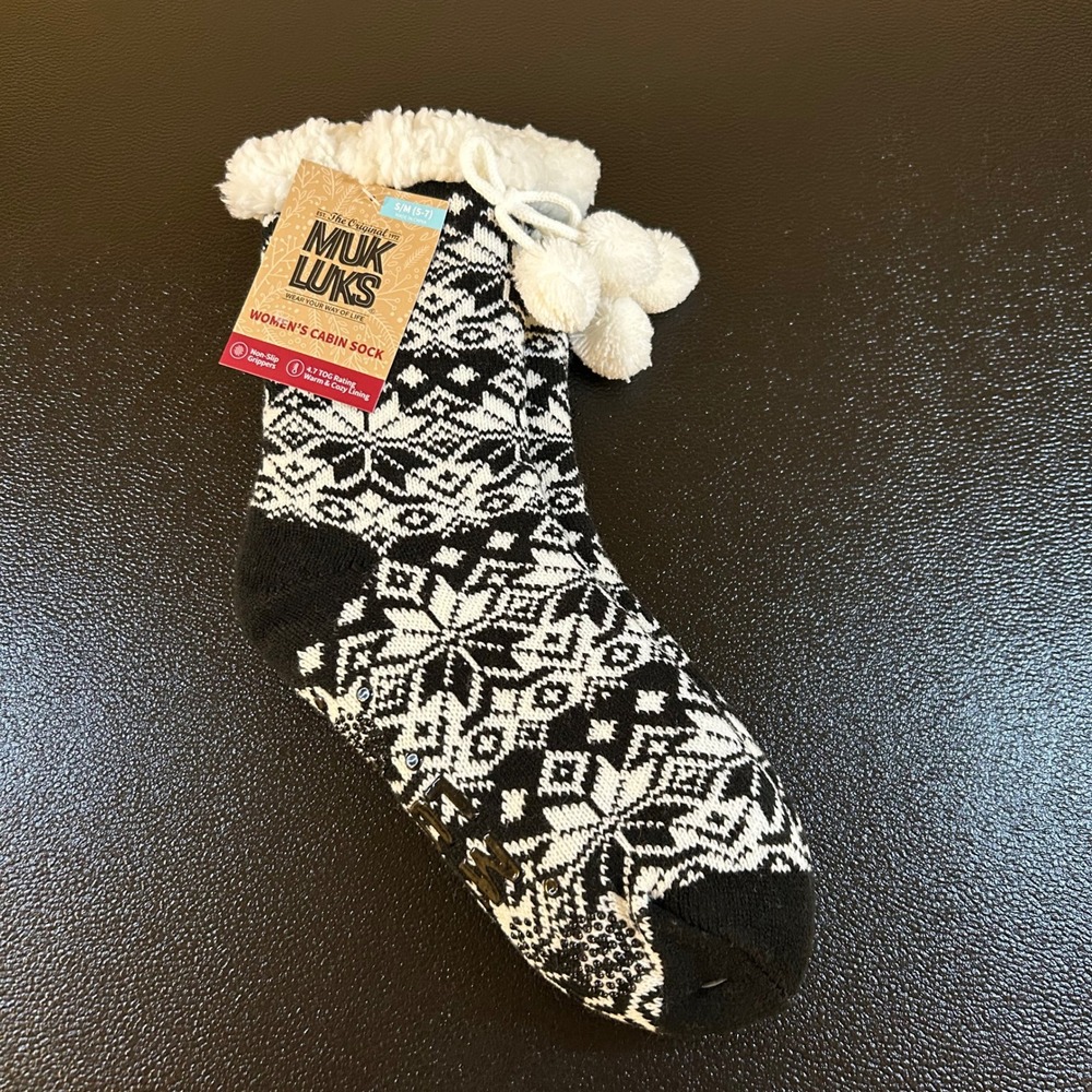MUK LUKS Cabin Socks Warm Cozy Fuzzy Lined Pom Pom Black Womens S/M (5-7) NWT